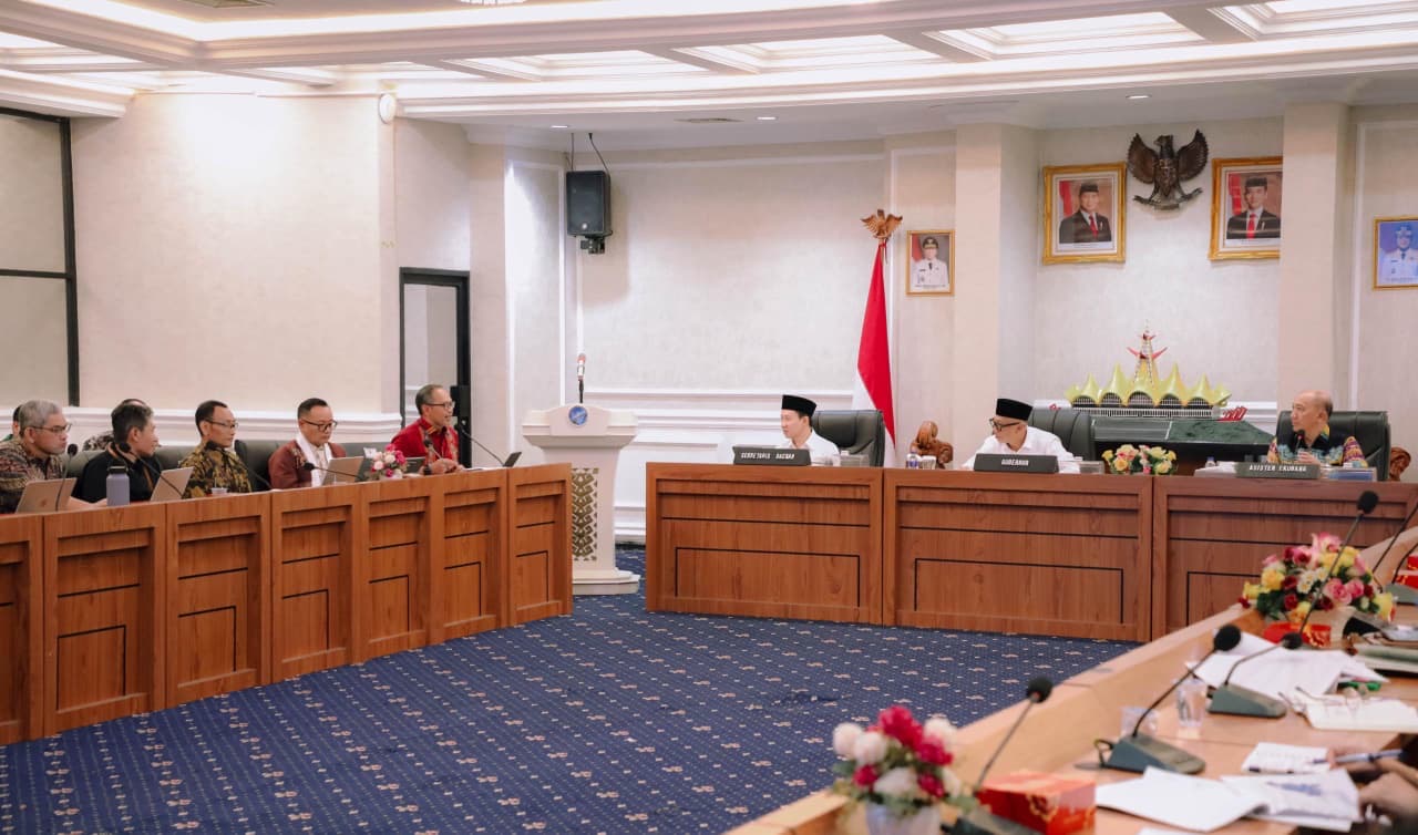 Gubernur Mirza Pimpin Rapat Pengembangan Ekonomi Daerah