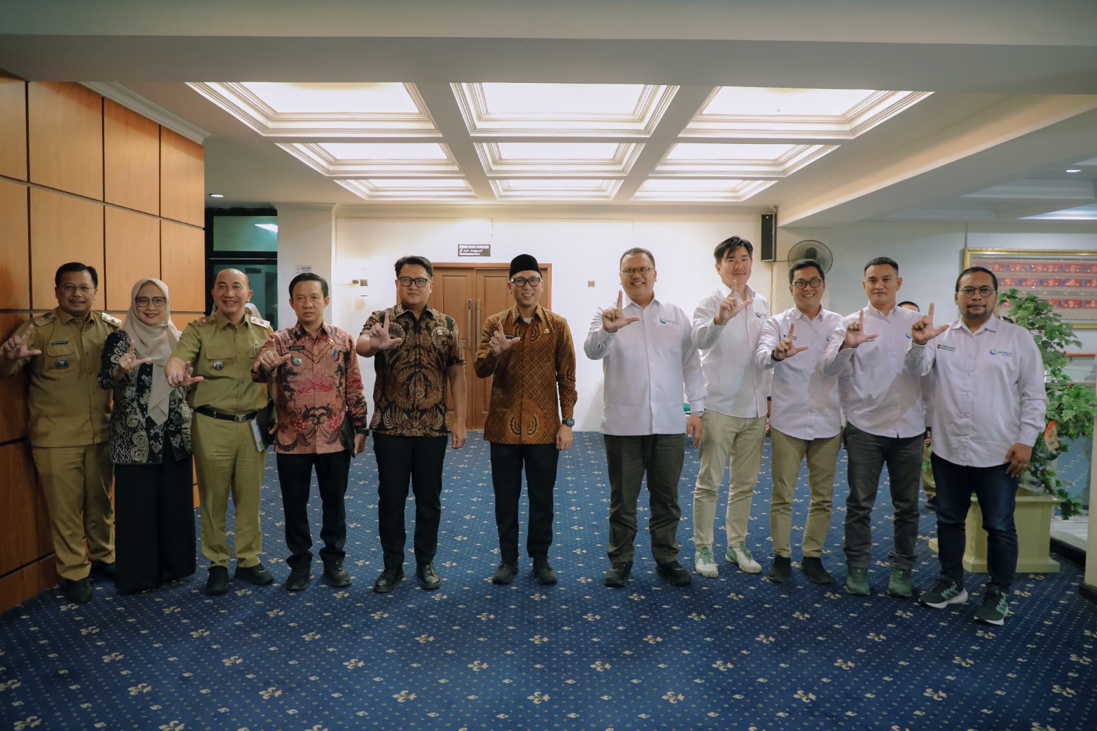 PERKUAT PROGRAM SWASEMBADA PANGAN PRESIDEN PRABOWO SUBIANTO, GUBERNUR RAHMAT MIRZANI DJAUSAL JAJAKI KOLABORASI DENGAN PT. SANG HYANG SERI UNTUK KEMBANGKAN PERBENIHAN PADI, JAGUNG DAN KEDELAI