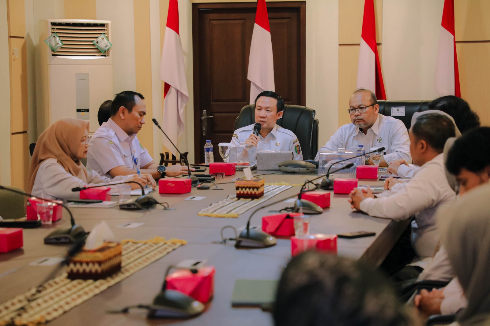 SEKDAPROV MARINDO KURNIAWAN PIMPIN ENTRY MEETING PEMERIKSAAN INTERIM LKPD 2025 OLEH BPK PROVINSI LAMPUNG